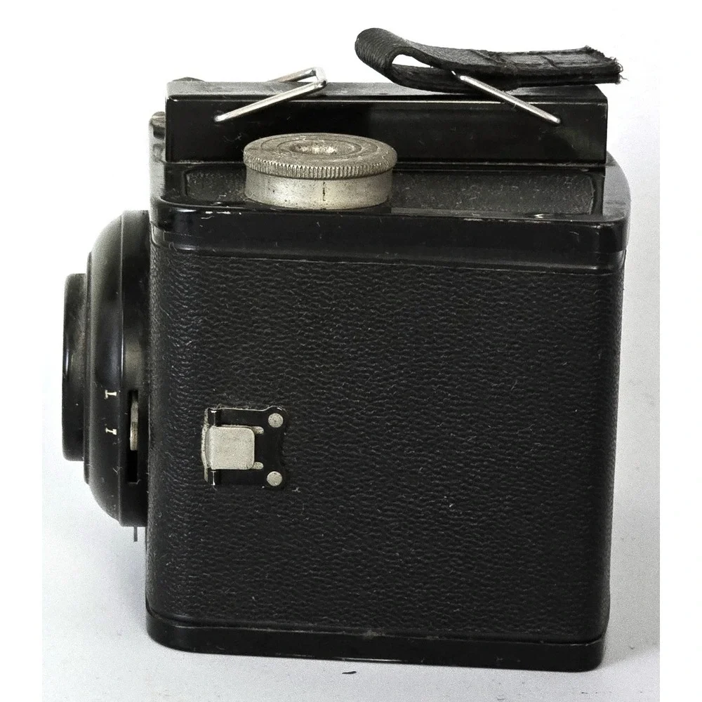 Vintage Eastman Kodak Six-20 Brownie Special Box Camera Black Bakelite Untested